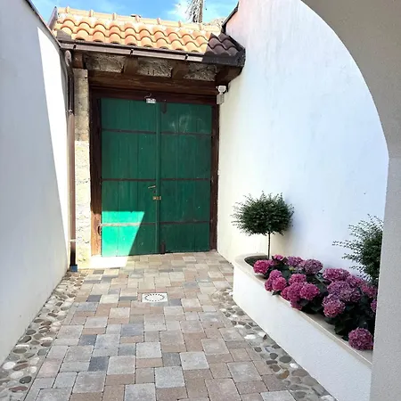 Sevdah - In The Centre, With Pool And Free Parking Apartman