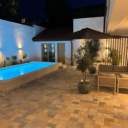 Sevdah - In The Centre, With Pool And Free Parking Apartmán