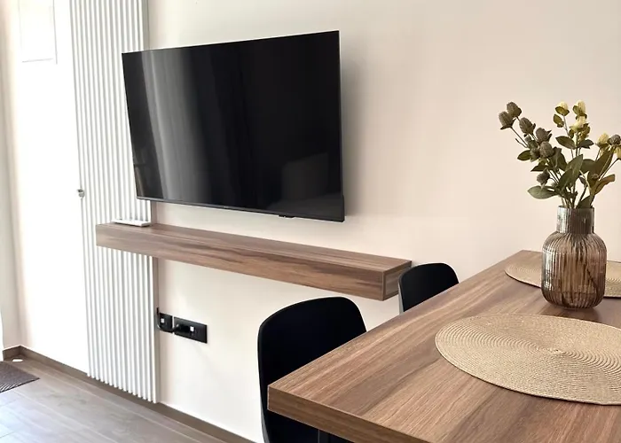 Sevdah - In The Centre, With Pool And Free Parking Appartement