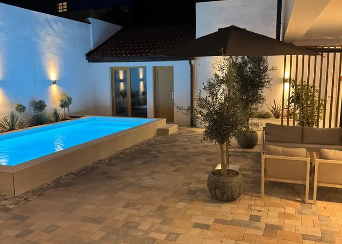 Sevdah - In The Centre, With Pool And Free Parking Appartement